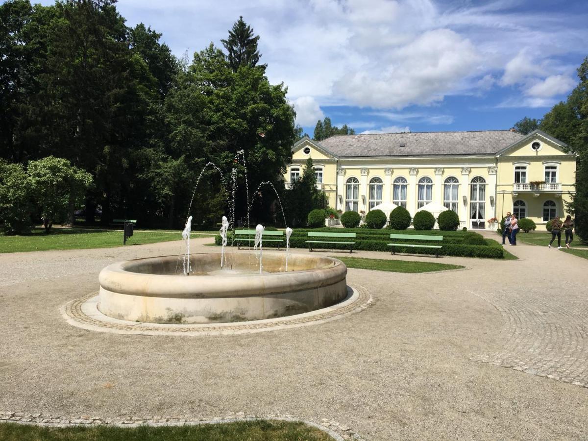 Bibi Apartament Appartamento Jelenia Góra Esterno foto